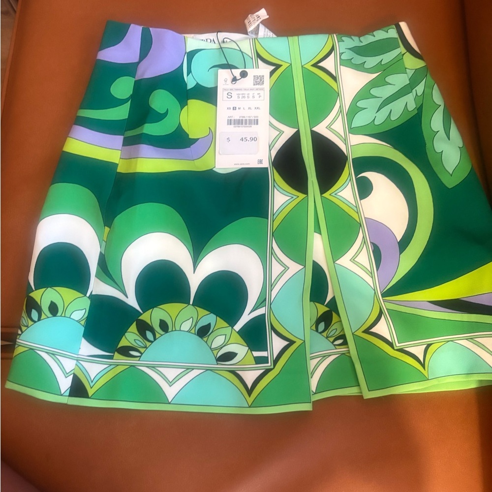 Zara Vibrant Green and Purple Patterned Skirt size small